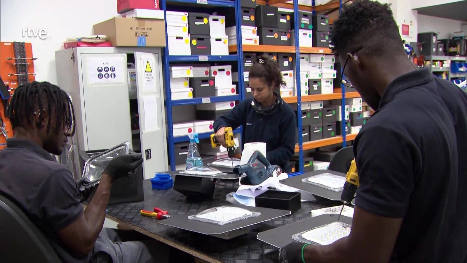 Del LED a la inclusión - Aquí hay trabajo | Ver