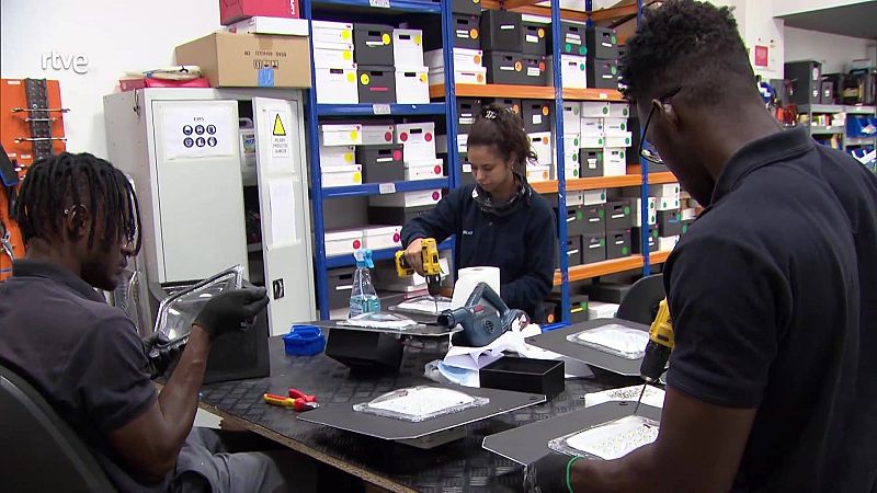 Del LED a la inclusión - Aquí hay trabajo | Ver