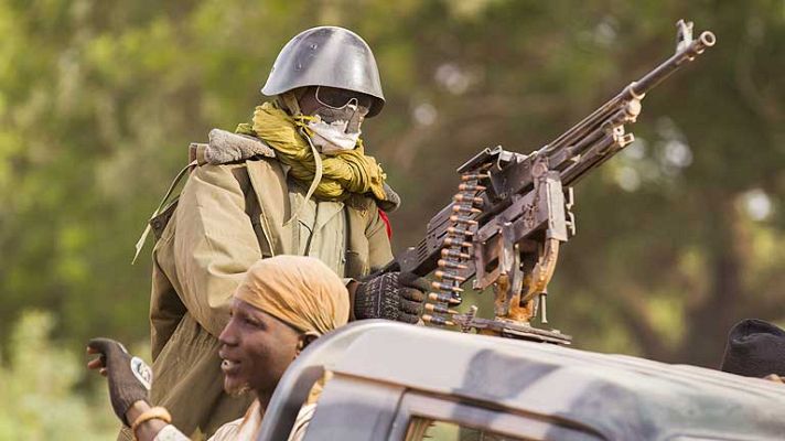 Telediario 1 - El Ejército de Mali toma tiene bajo control el aeropuerto de la ciudad norteña de Gao