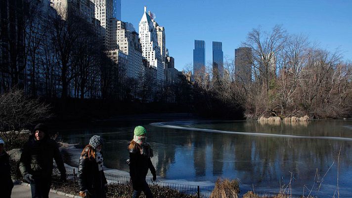 Telediario 1 - La ola de frío deja al menos cinco muertos en EE.UU.