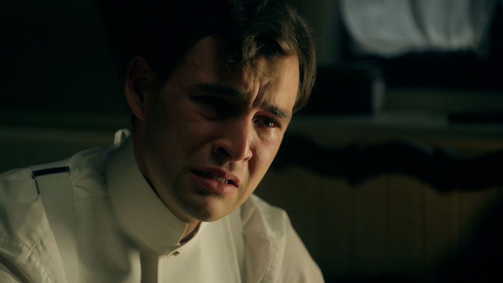 La Promesa - Curro, destrozado al presencia la pedida - La promesa | Ver