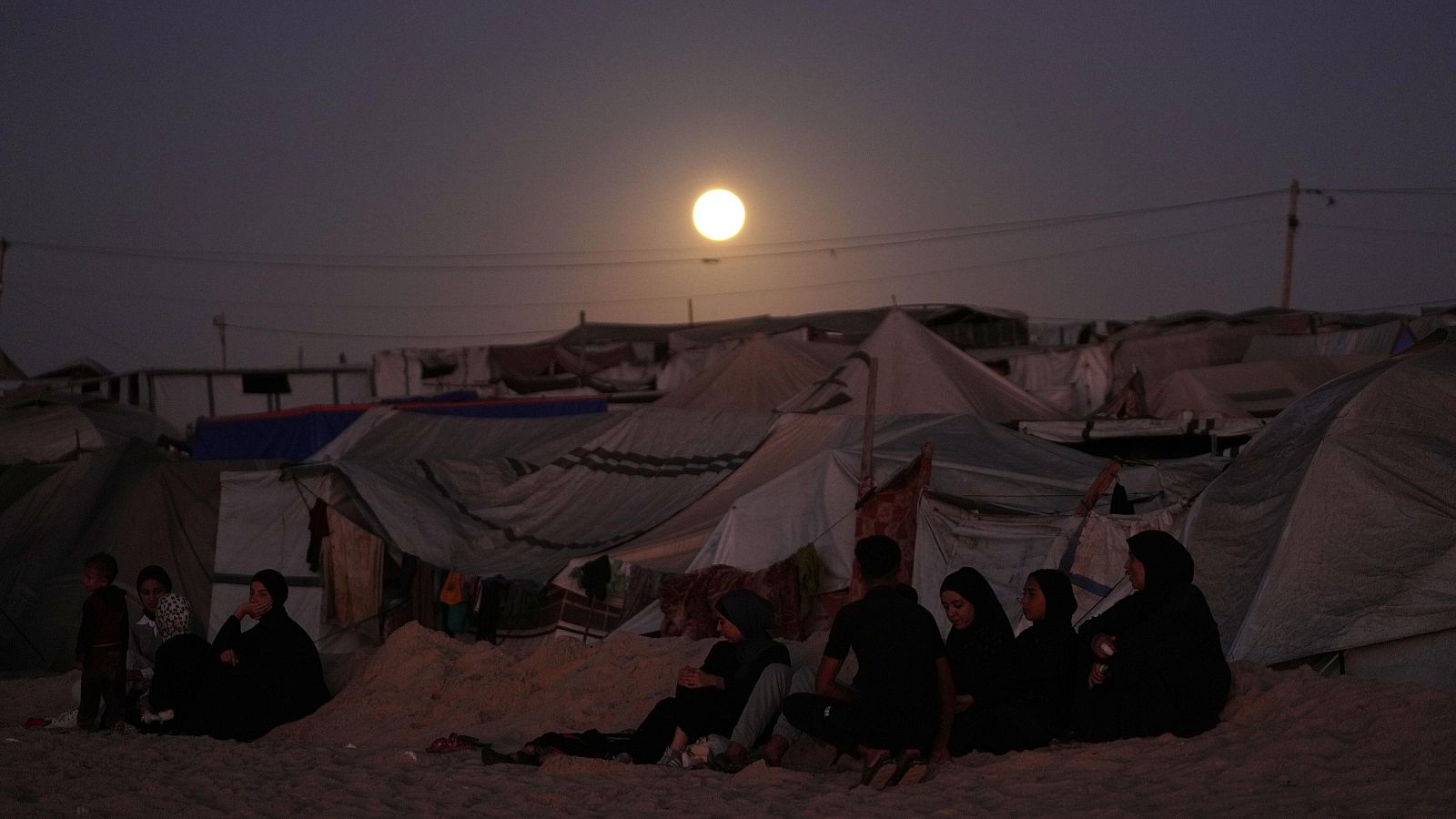 Se cumplen dos años de la masacre israelí en Gaza tras los ataques de Hamás - Telediario 2 | Ver