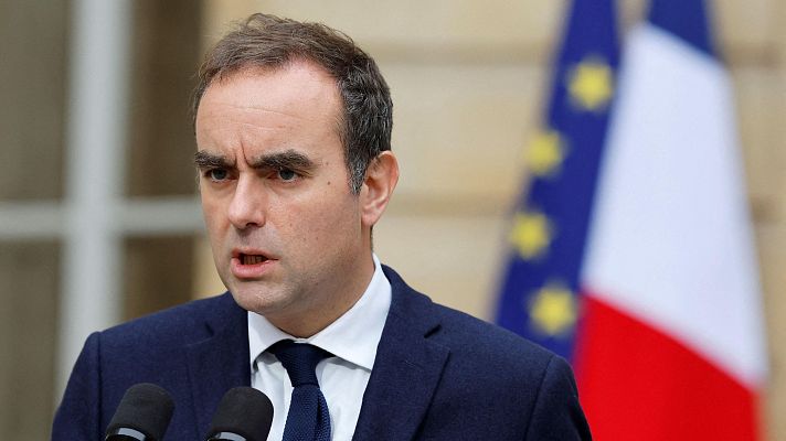 Telediario 1 - Lecornu se reúne con los partidos para solucionar la crisis política en Francia