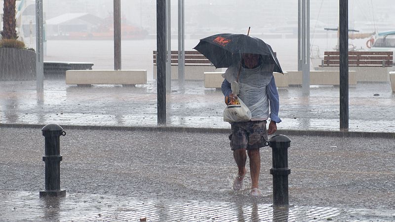 Alerta naranja varias regiones por lluvias este jueves | Ver