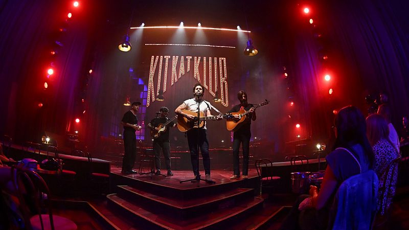 Viva Suecia da un concierto callejero para presentar su nuevo disco | Ver