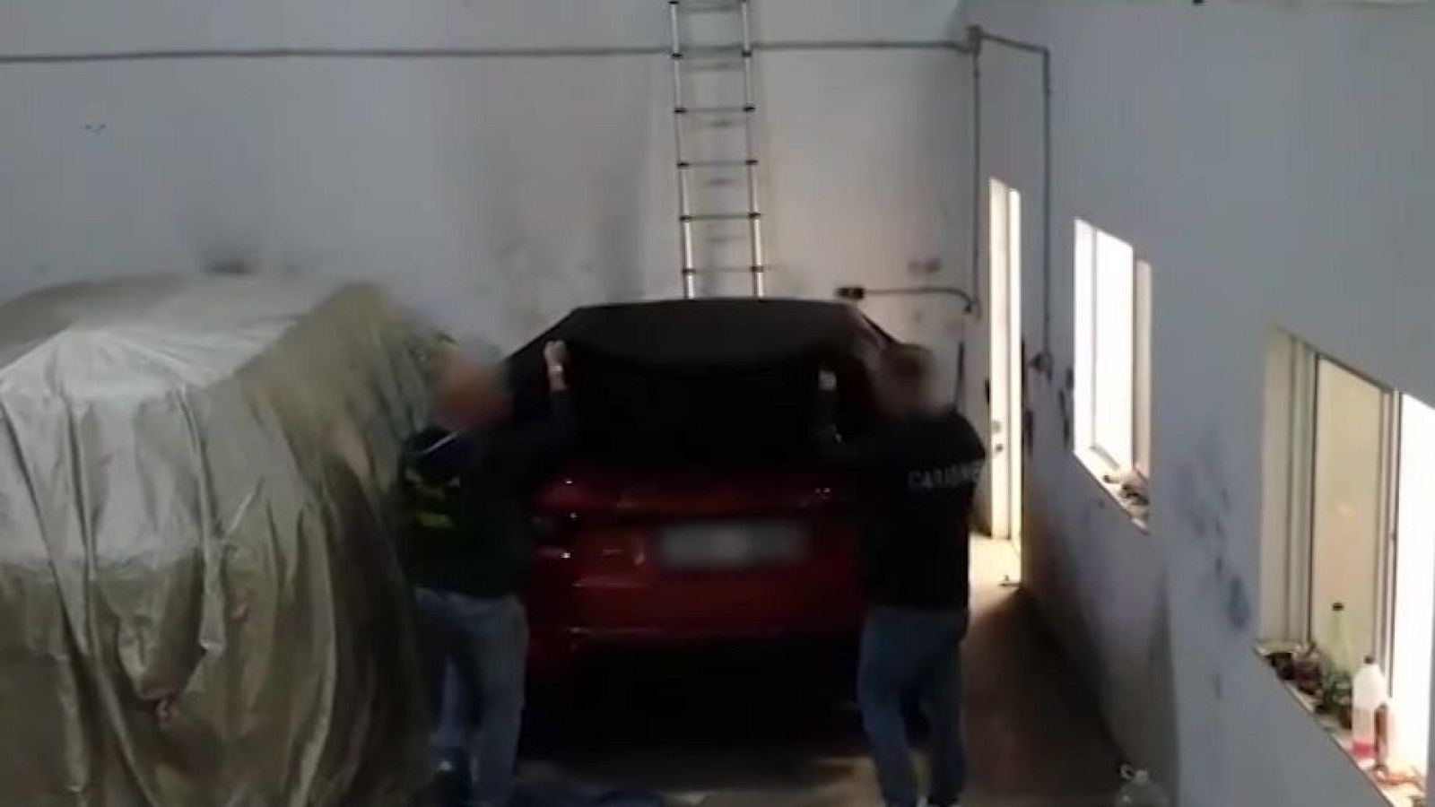 Robaban coches de lujo para vender en Emiratos - Mañaneros 360 | Ver
