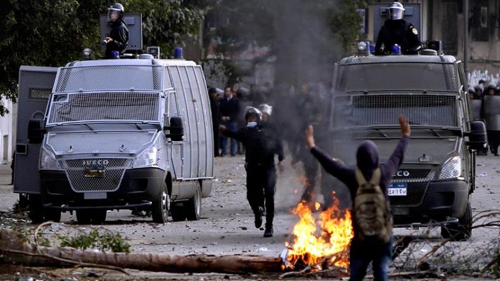 Telediario 1 - Toque de queda en Egipto