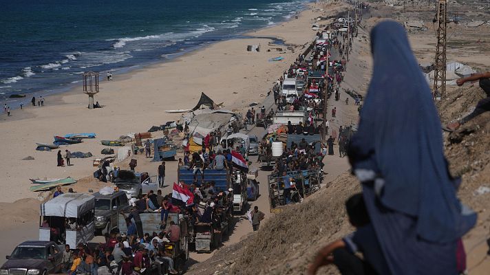 Miles de palestinos regresan a una devastada Ciudad de Gaza
