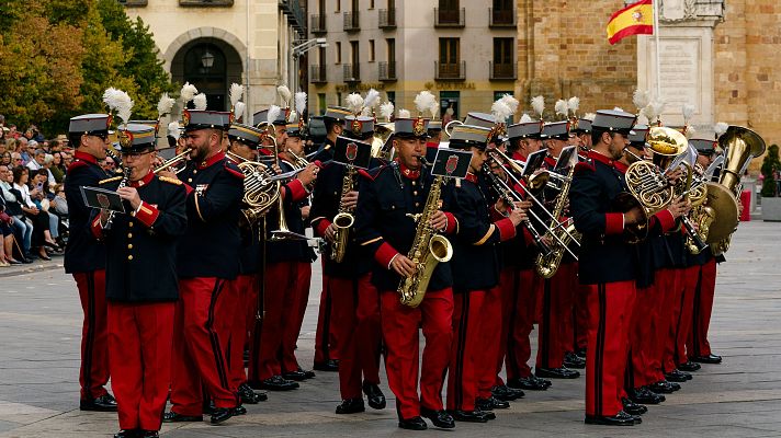 Especiales informativos - El significado de la música que acompaña a los militares: desde animar a las tropas a dar órdenes
