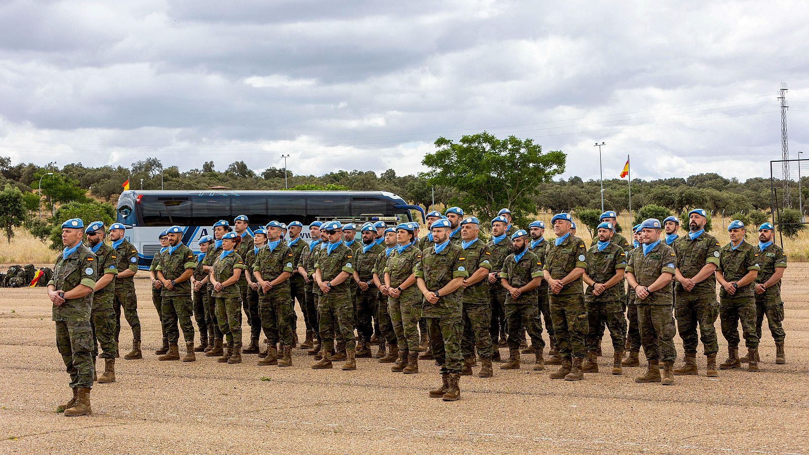 Las Fuerzas Armadas en el extranjero felicitan el 12 de octubre - Especiales informativos | Ver