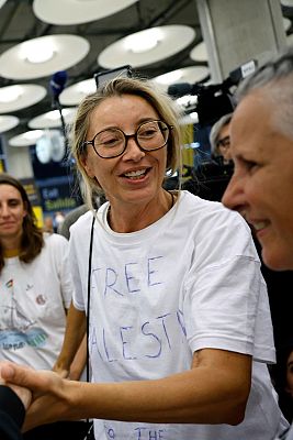 La hora de La 1 - Reyes Rigo y los otros cinco miembros de la Flotilla a Gaza que permanecían retenidos por Israel llegan a Madrid