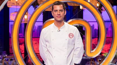 La reacción de Eduardo Casanova al comer caracoles