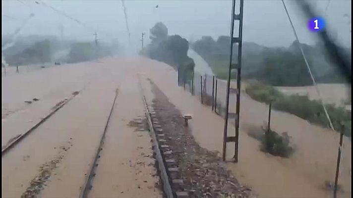 L'Informatiu - Els aiguats obliguen a tallar diverses carreteres del sud de Tarragona