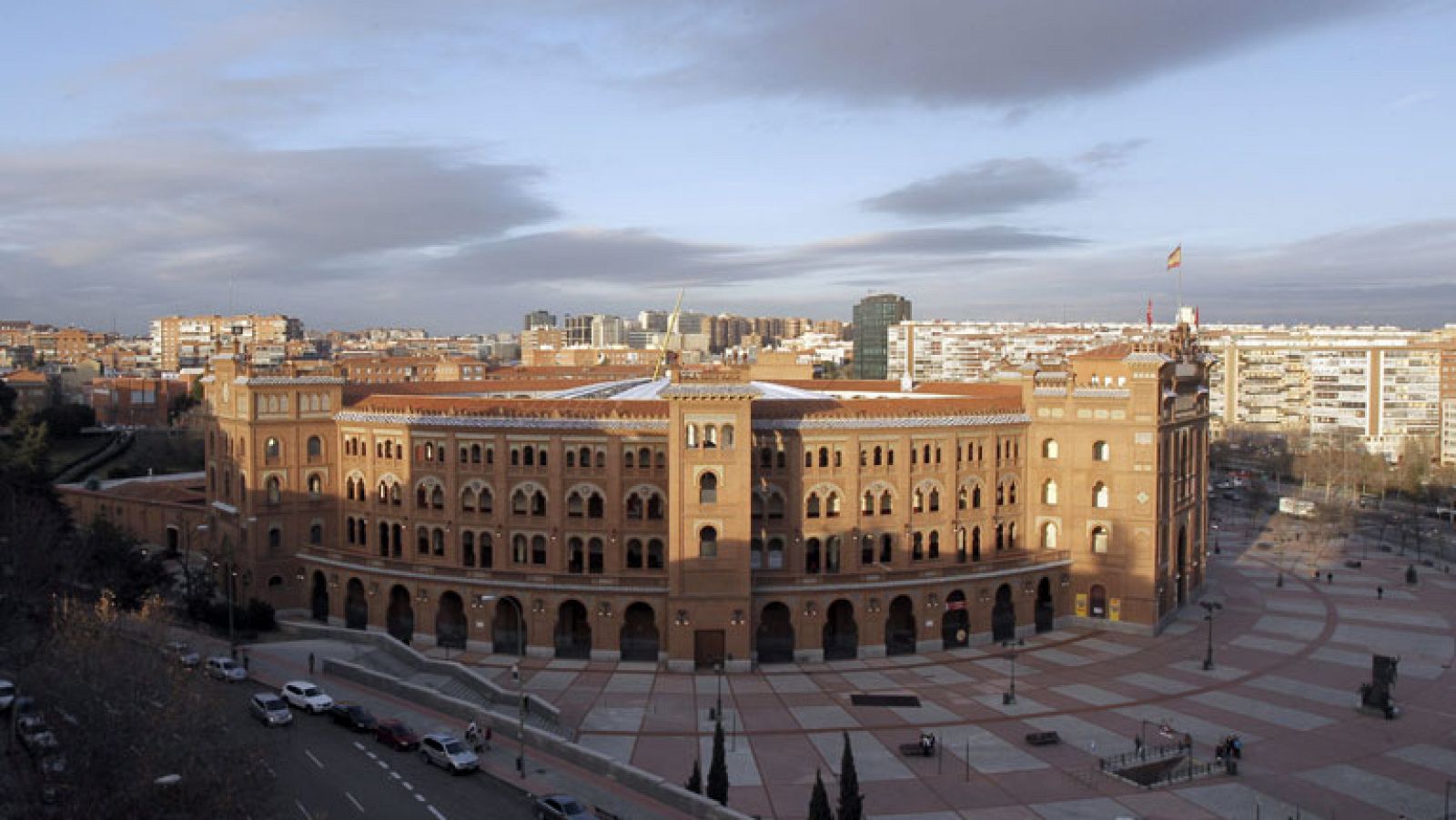 Madrid renuncia a cubrir Las Ventas tras caer la estructura en unas pruebas - Informativo 24h | Ver