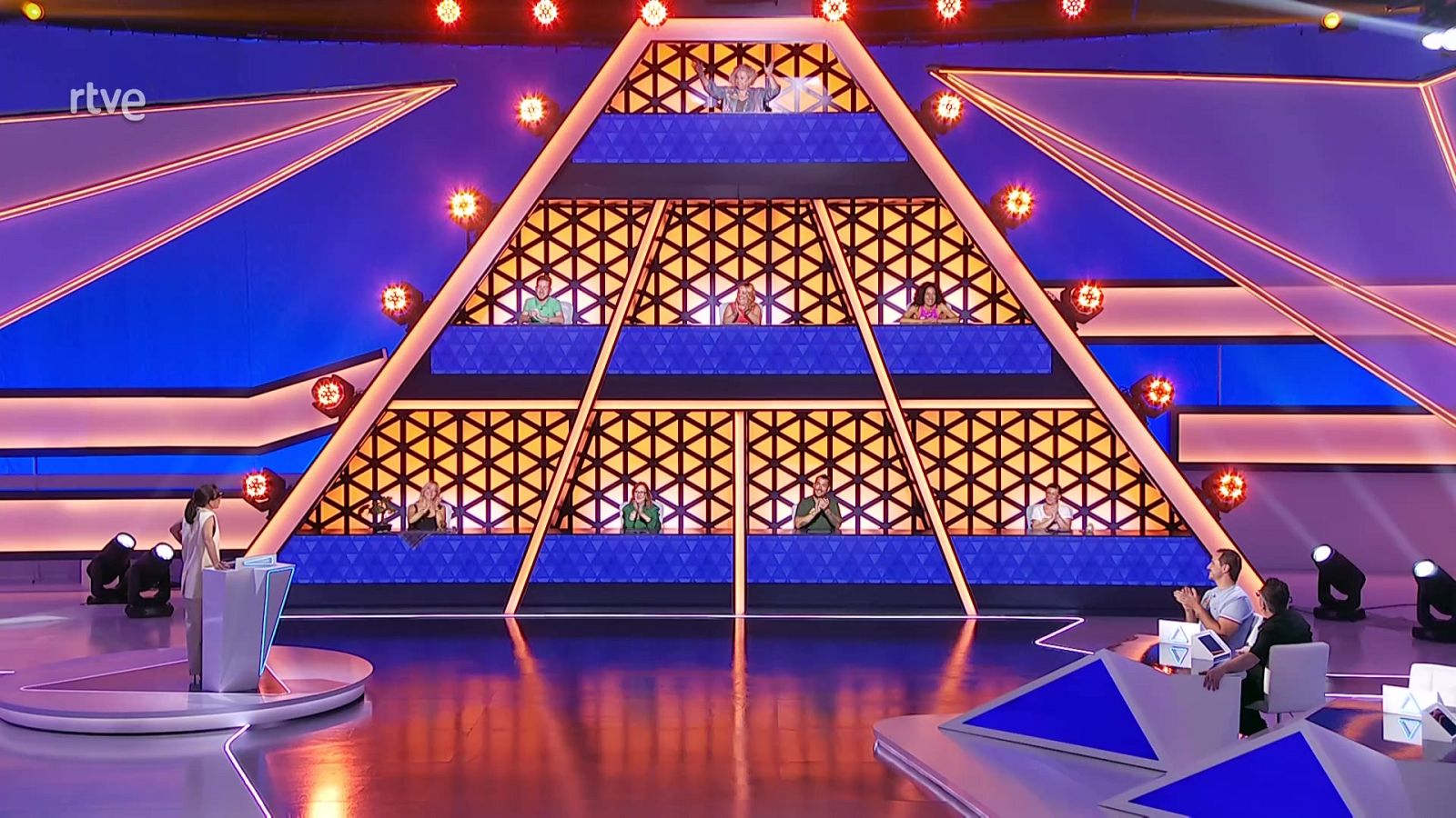 La pirámide - Programa 26 - La pirámide | Ver