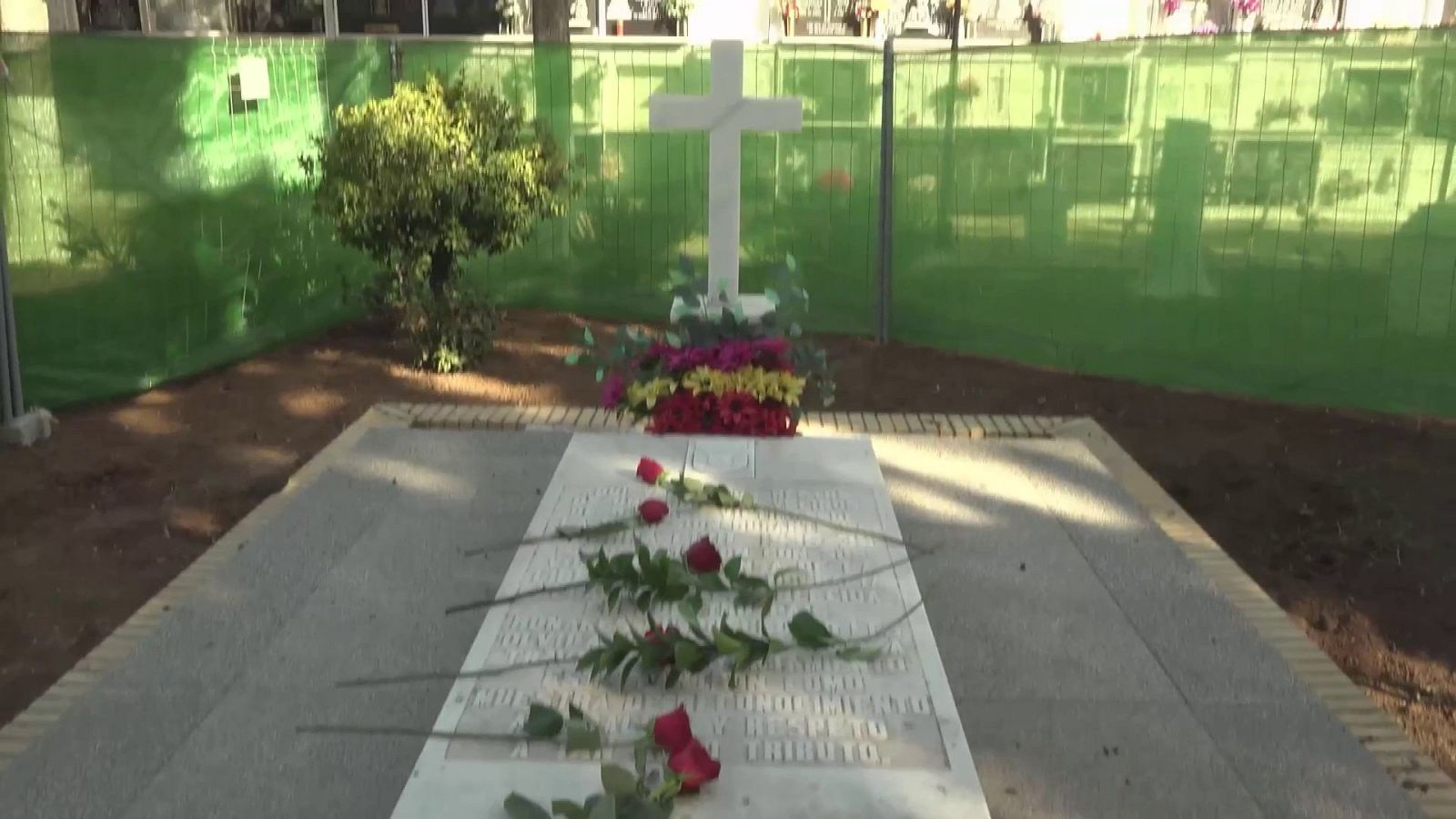 Inicio de la exhumación de las fosas de San Juan del Puerto (Huelva) | Ver ahora