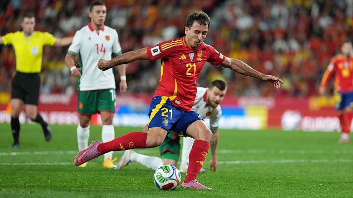 Fútbol - Oyarzabal redondea la goleada desde el punto de penalti (4-0)