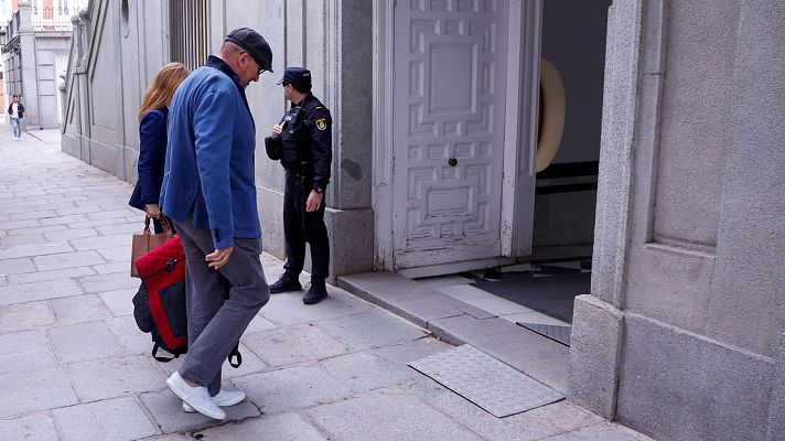 La hora de La 1 - Koldo García llega al Supremo con mochila por si el juez Puente le envía a prisión