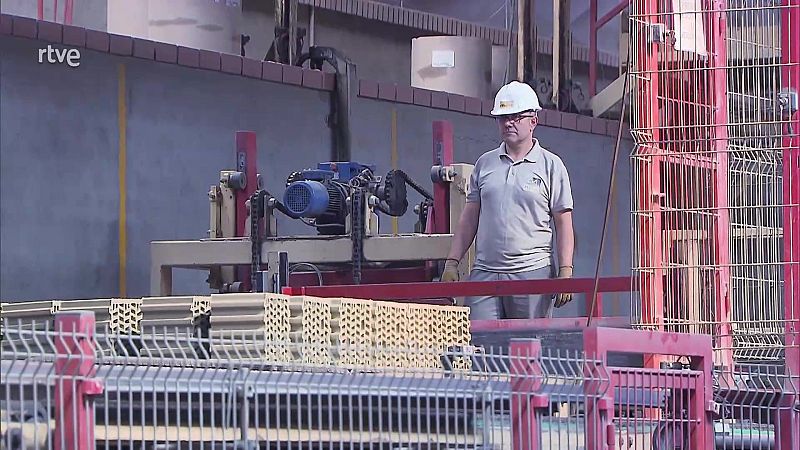 Así se hacen ladrillos - Aquí hay trabajo | Ver