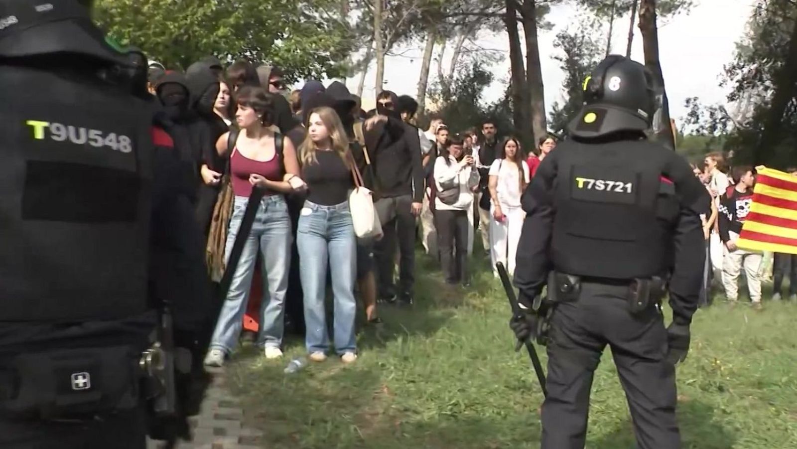 Protestas en la Universidad Autónoma de Barcelona por una charla de Vito Quiles - Informativo 24h | Ver