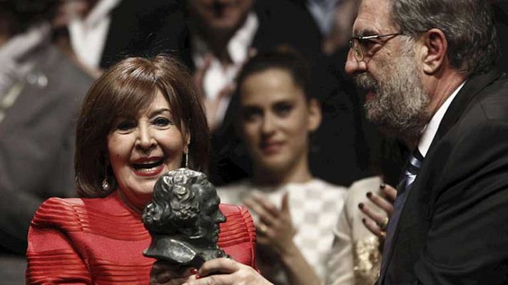 Telediario 1 - La actriz Concha Velasco recibe el Goya de Honor