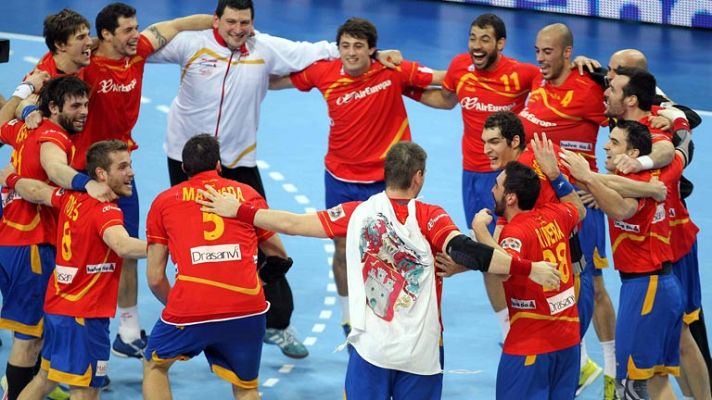 Telediario 1 - El éxito del deporte español, cuestión de equipo