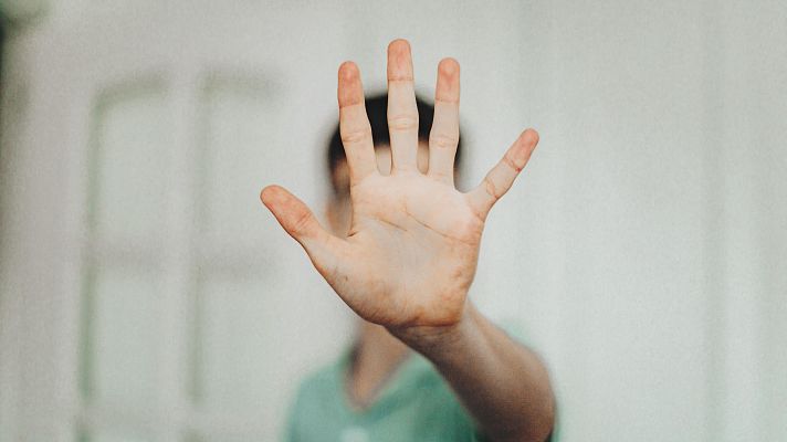 Telediario 1 - Las asociaciones contra el acoso escolar piden un protocolo único en España