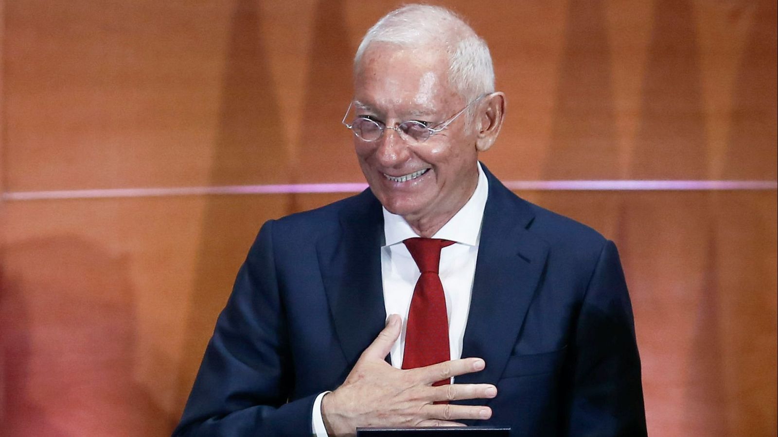 Los Mossos investigan la muerte del fundador de Mango como homicidio - Telediario 1 | Ver