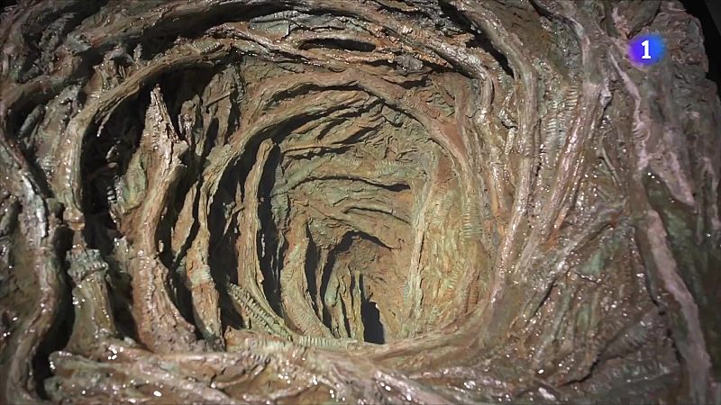 La Pedrera convertida en laberint poètic