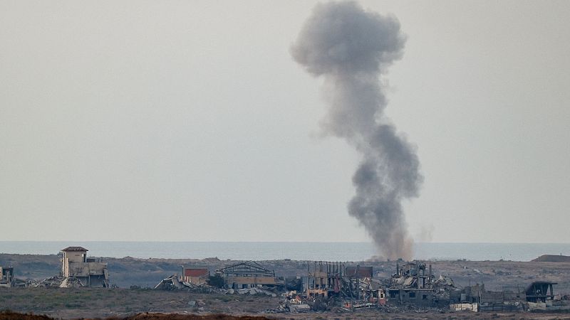 Israel vuelve a bombardear Gaza y hace tambalear la tregua | Ver