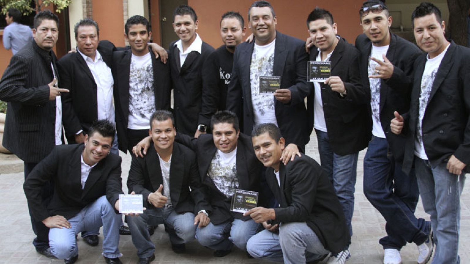 Asesinan a tiros a 12 de los 20 integrantes del grupo musical Kombo Kolombia