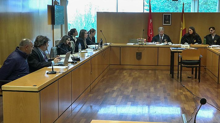 Telediario 1 - Empieza el juicio por la estafa del amor que terminó con tres hermanos asesinados en Morata de Tajuña, Madrid