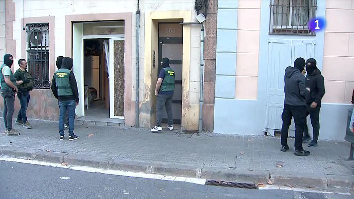 L'Informatiu - Desarticulen una organització criminal dedicada a afavorir la immigració irregular