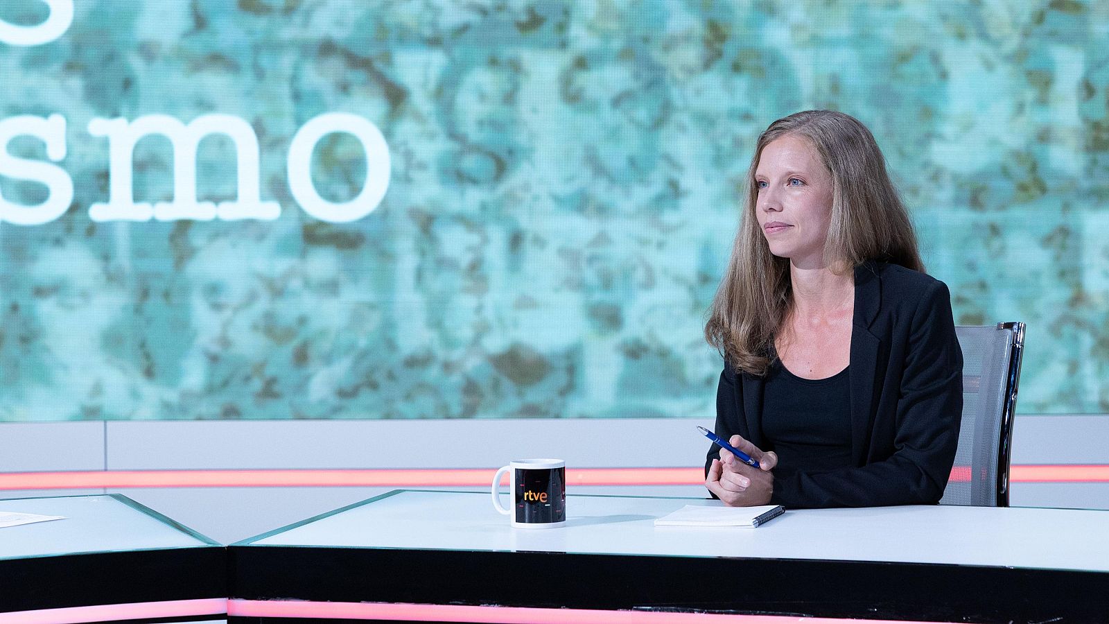 Zoe Kerangat, historiadora: "Buscar los cuerpos tiene un gran significado para el bienestar social" - La noche en 24h | Ver