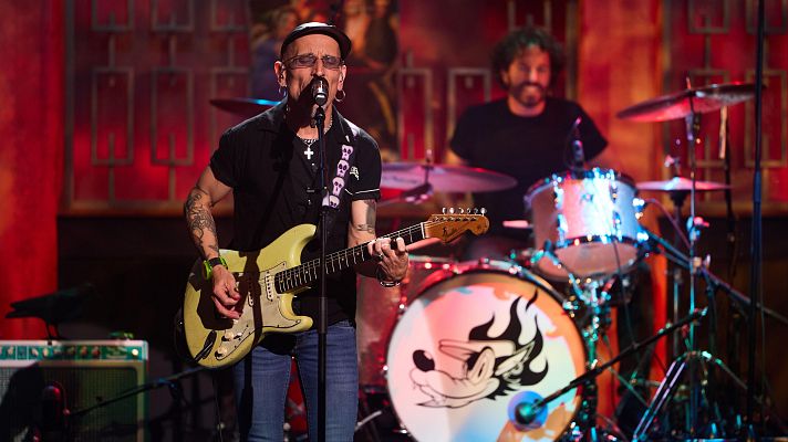 La Revuelta - Fito y Fitipaldis - "Los cuervos se lo pasan bien"