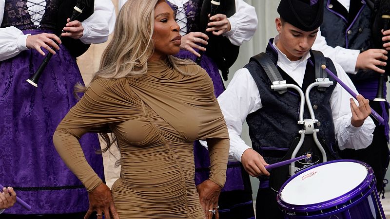 Serena Williams baila al son de las gaitas en Oviedo