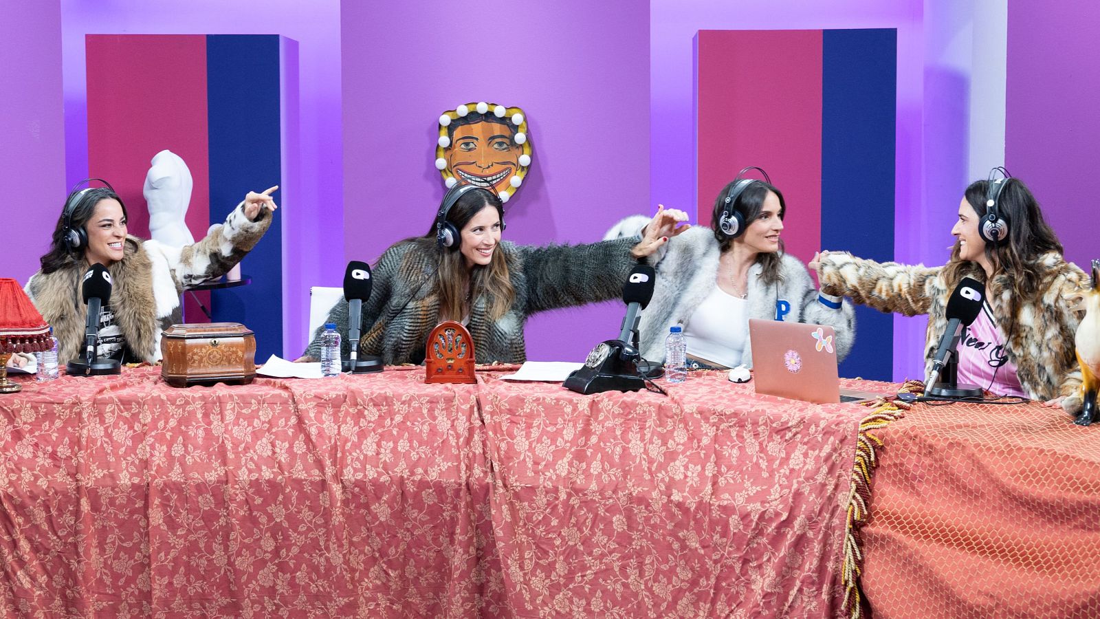 Señoras con visión - Episodio 1 - Llegar tarde a todo | Ver en RTVE Play - Señoras con visón | Ver