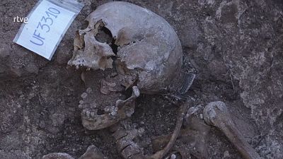 Exhumaci�n de la 'fosa de las mujeres de Cella' o fosa de Albarrac�n III, Teruel | Ver ahora