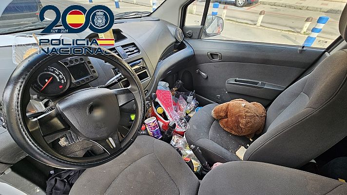 Telediario 1 - Liberan a una familia secuestrada durante 13 días en un coche