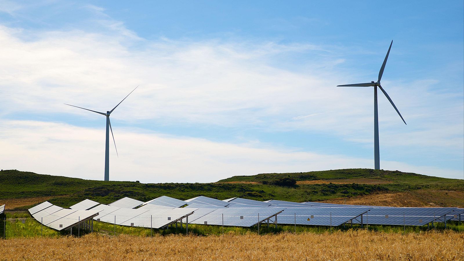 Apple invierte en energía solar en España para compensar su huella de carbono - Telediario 1 | Ver