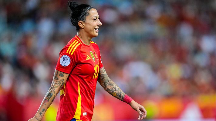 UEFA Women's Nations League - La Rosaleda ovaciona a Jenni Hermoso en su regreso con la selección española un año después