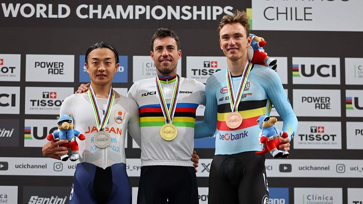 Ciclismo - Albert Torres recibe el maillot arcoíris tras su oro mundial en omnium