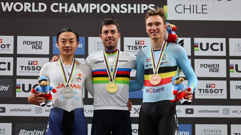 Albert Torres recibe el maillot arco�ris tras su oro mundial en omnium - Ciclismo | Ver