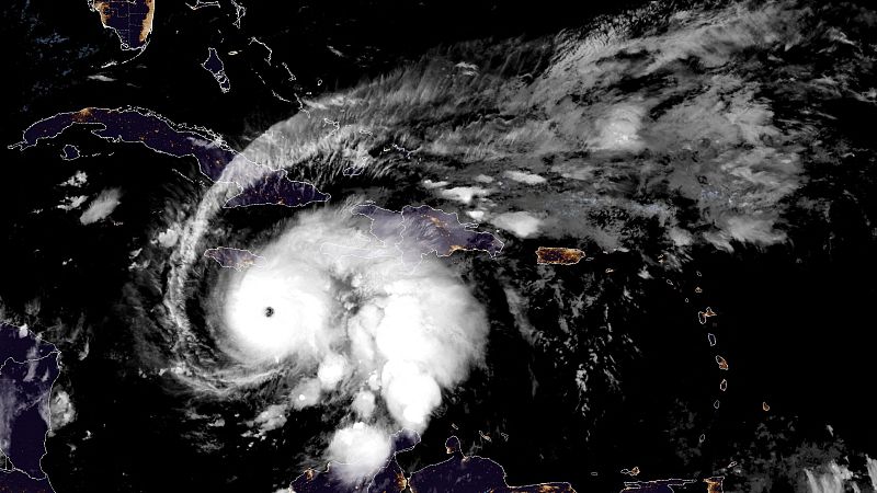 Jamaica se prepara para la inminente llegada del huracán Melissa, que tiene la categoría más alta