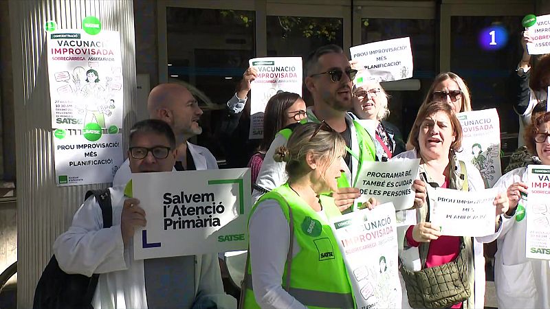 Infermeres protesten per la vacunació sense cita a Catalunya - L'Informatiu | Veure