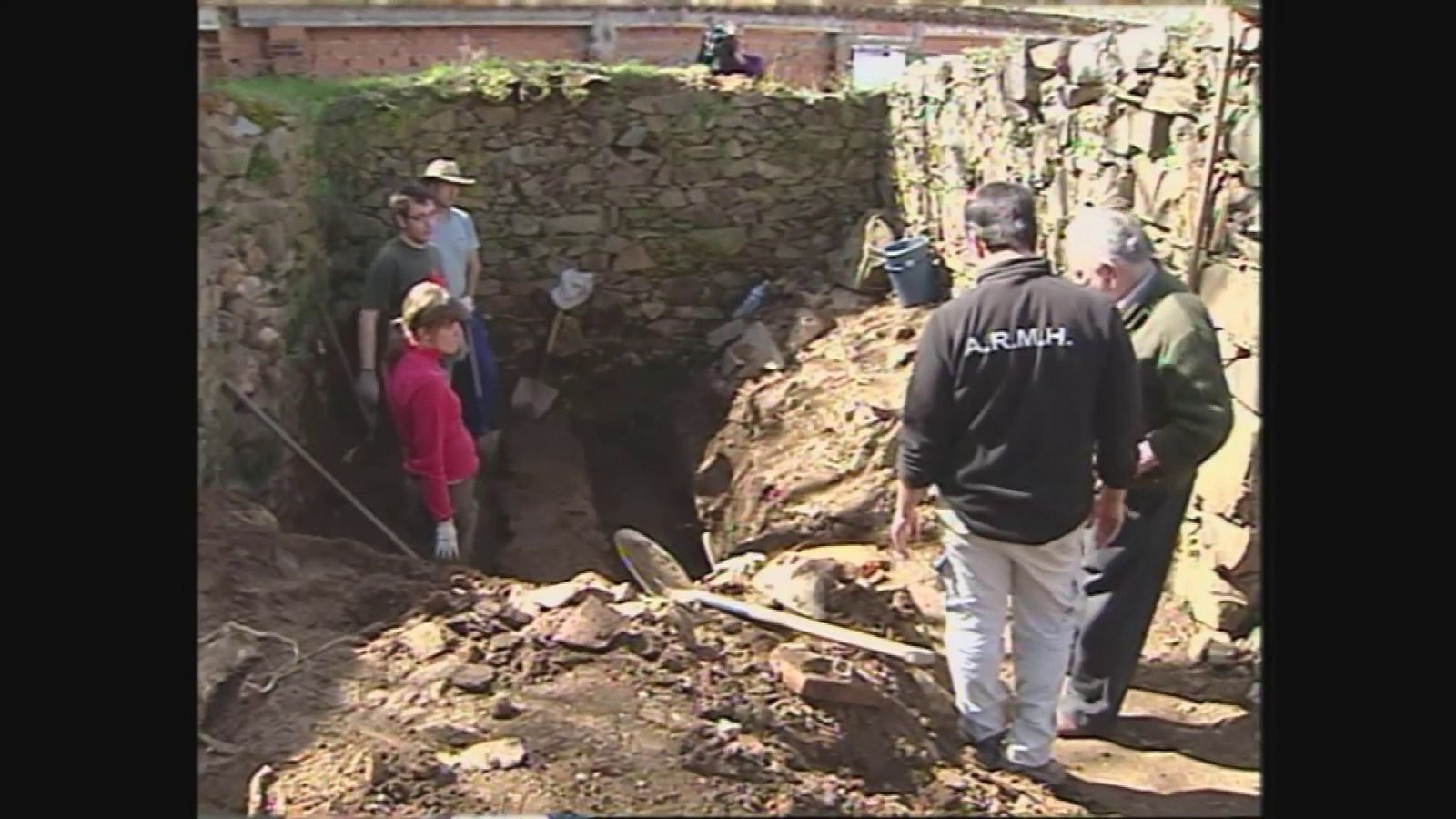 Excavación en el cementerio viejo de Retuerta de Bullaque (Ciudad Real) | Ver ahora