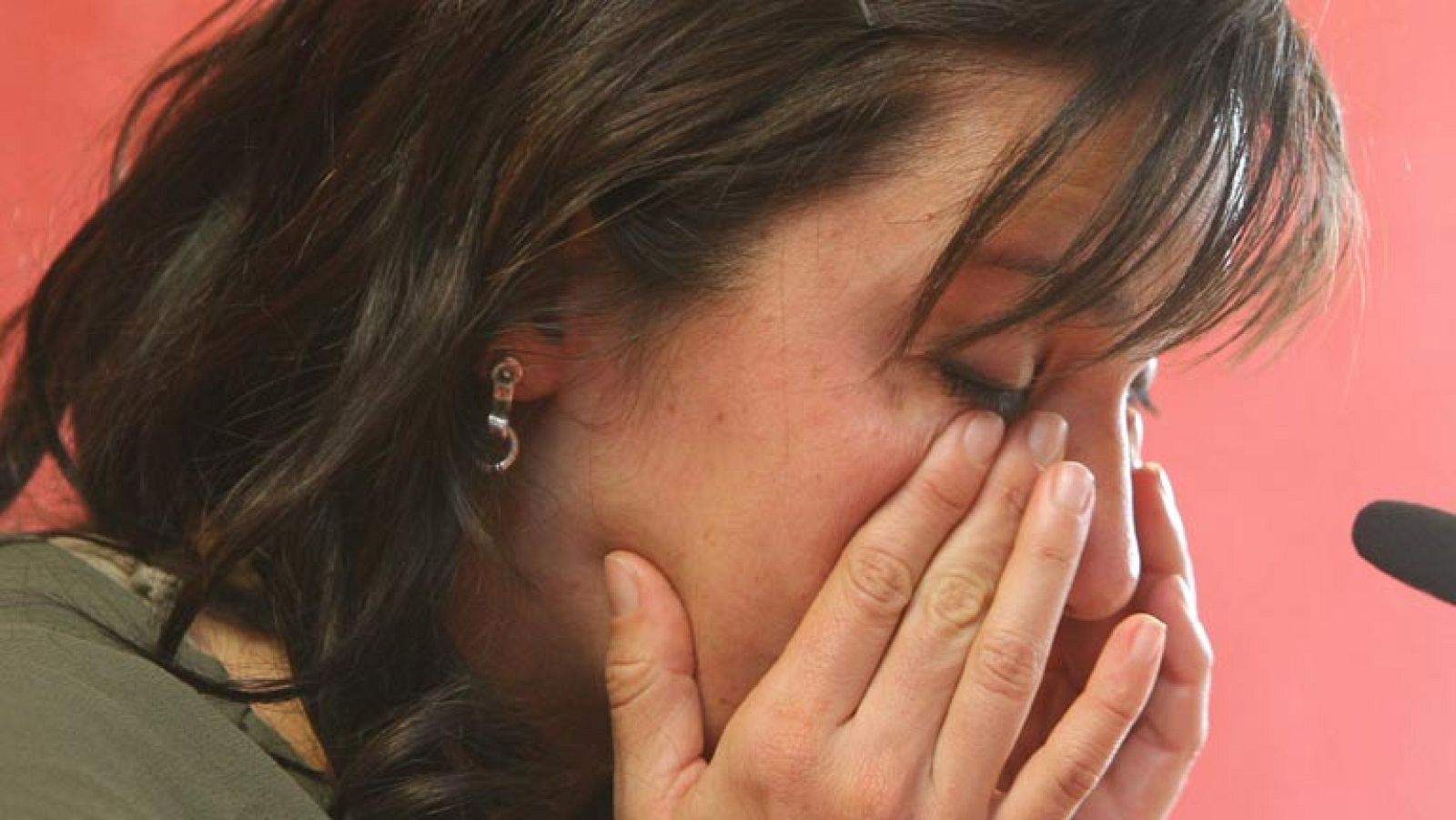 Lágrimas de Andrea Fuentes en su despedida