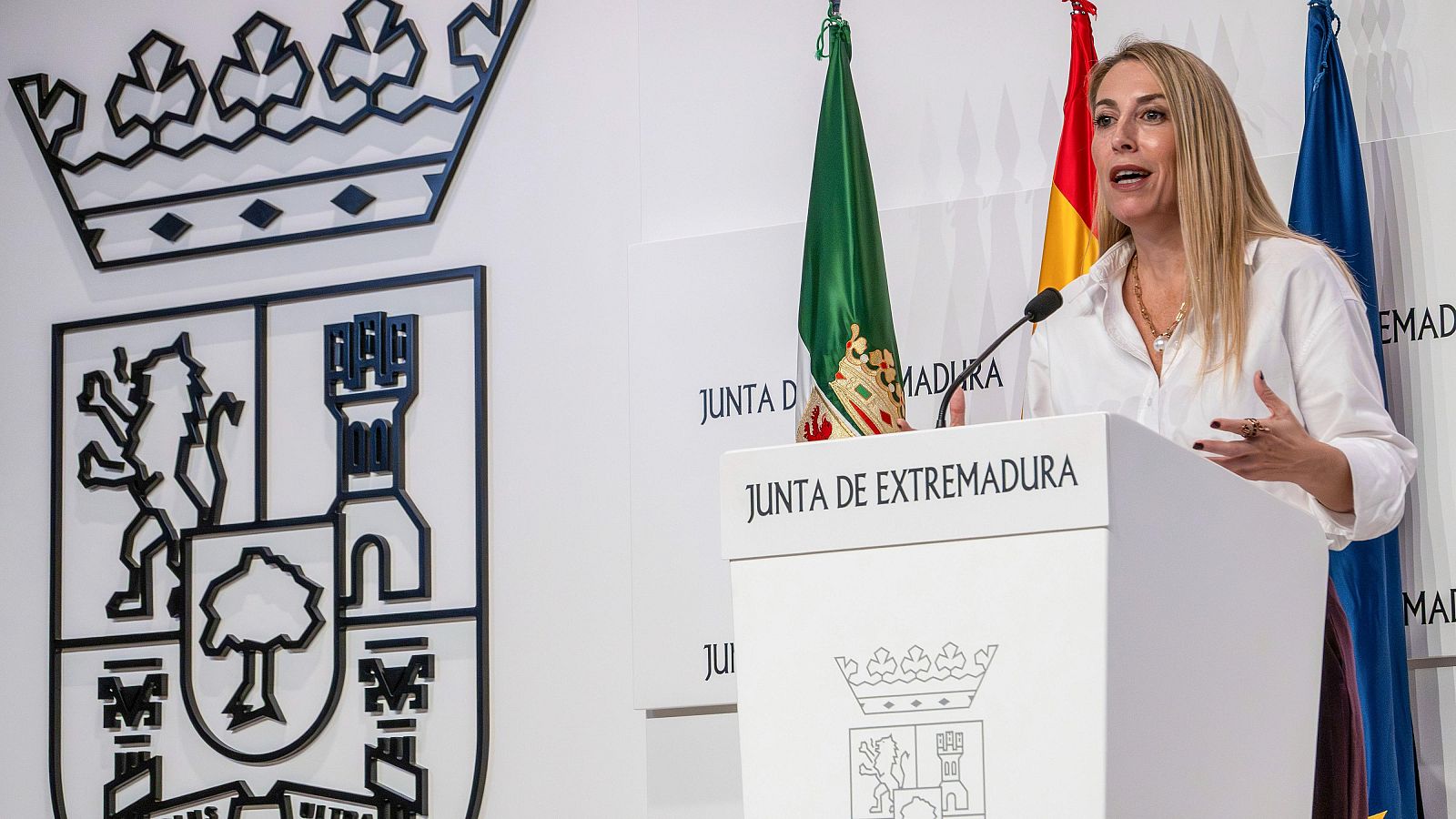Maria Guardiola convoca elecciones anticipadas en Extremadura para el próximo 21 de diciembre - Telediario 2 | Ver