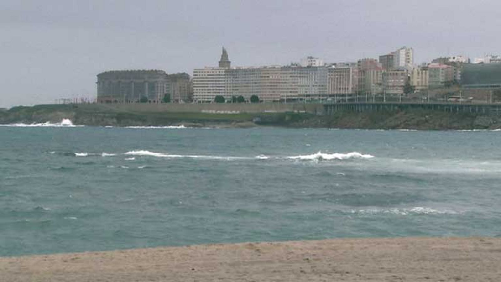Cielo muy nuboso o cubierto en la mitad noroeste de Galicia