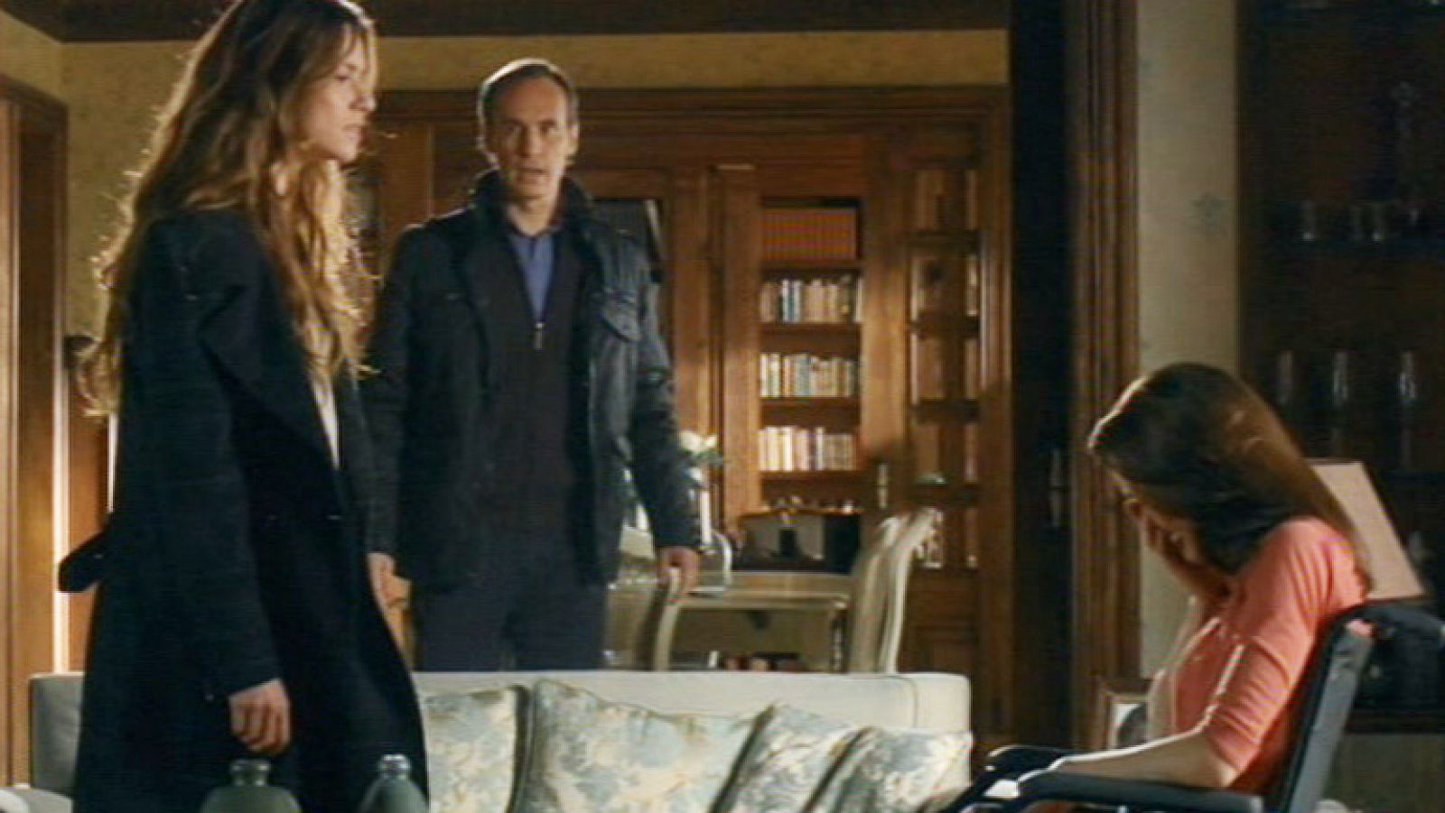 Gran Reserva - Pablo no sabe a quién creer ¿a Mar o a Sara? | Ver